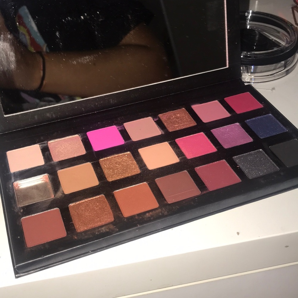 Kylie Cosmetics Sipping Pretty palette